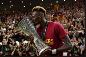 九游体育娱乐-亚伯拉罕社媒告别：感谢罗马俱乐部，首届欧协联冠军永远意义非凡