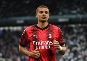 九游官网-记者：科莫与米兰谈妥2500万欧签佳夫，小法尝试游说但佳夫未同意